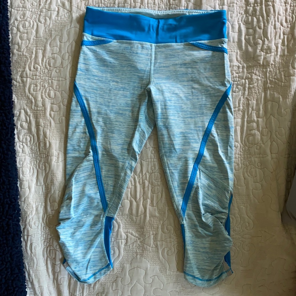 Lululemon cropped yoga pants